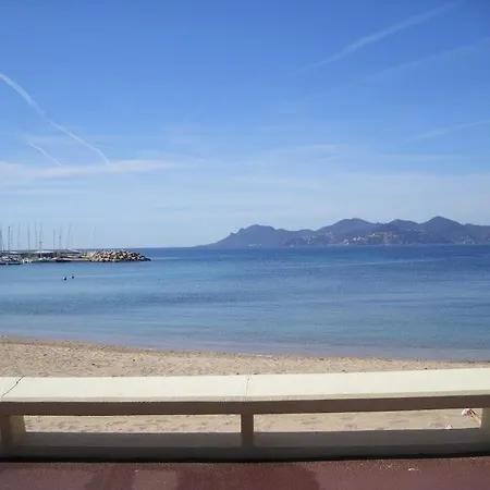 Karolina - Commodore Croisette Apartment