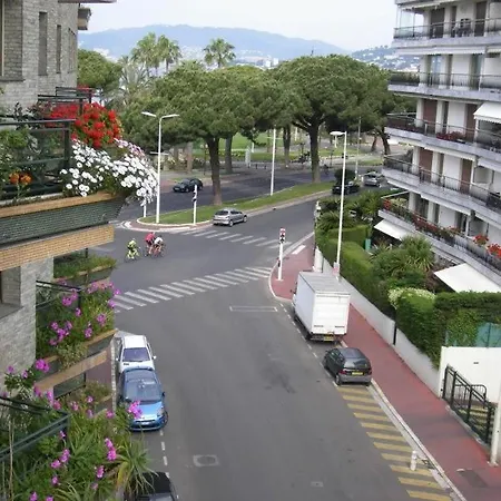 Karolina Properties - Commodore Croisette Апартаменты *