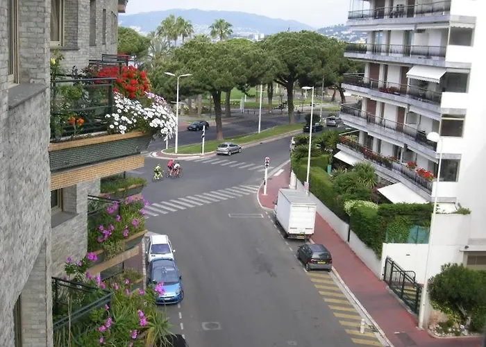 Karolina - Commodore Croisette Apartament *