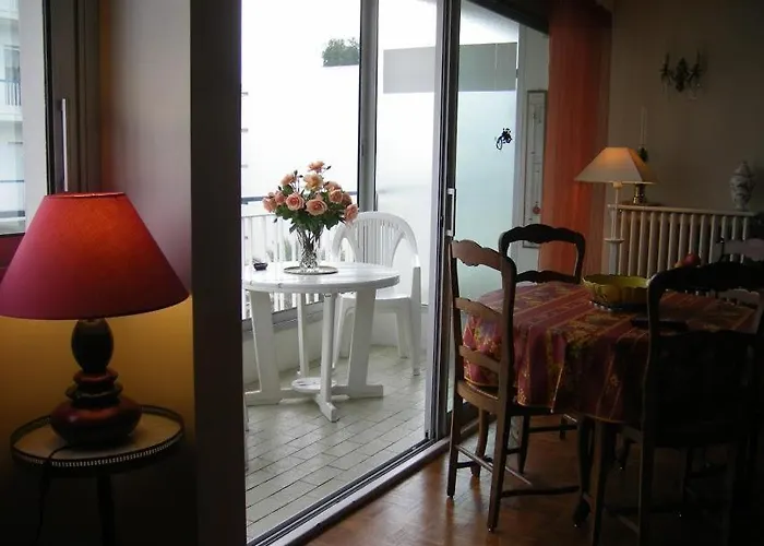 Karolina - Commodore Croisette * Cannes