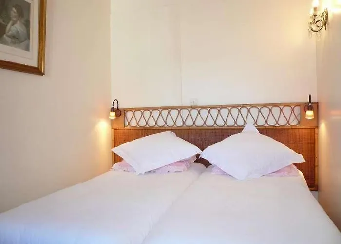 Karolina - Commodore Croisette *